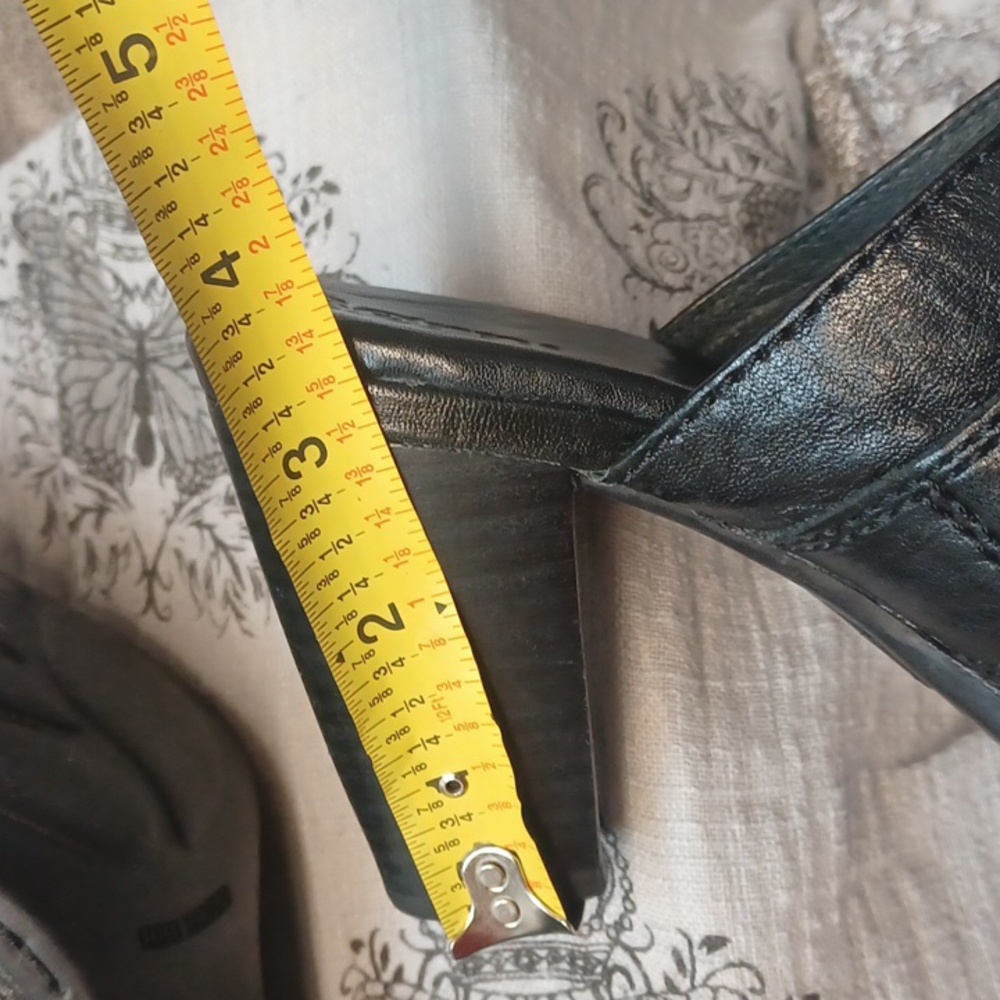 born. Women's Black Heeled Mules Size 6 - Picture 14 of 14